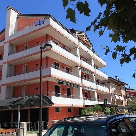 Maestrale Canova Apartments Caorle Eksteriør billede