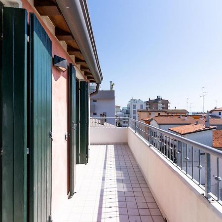 Maestrale Canova Apartments Caorle Eksteriør billede