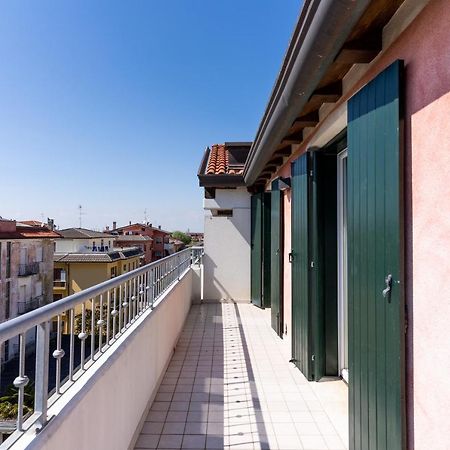 Maestrale Canova Apartments Caorle Eksteriør billede