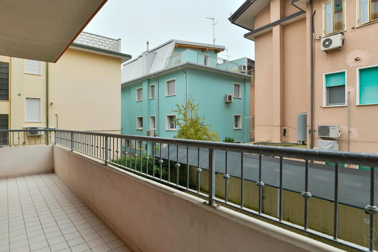Maestrale Canova Apartments Caorle Eksteriør billede