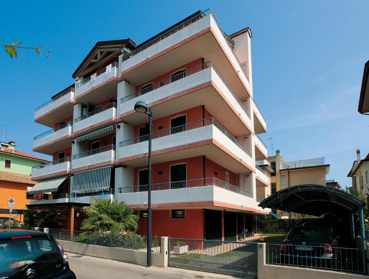 Maestrale Canova Apartments Caorle Eksteriør billede