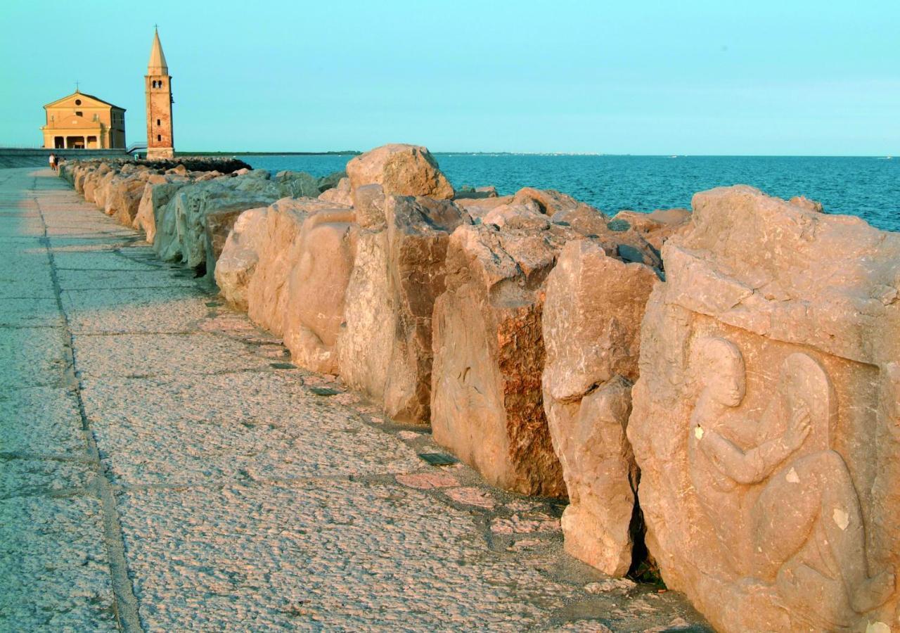 Maestrale Canova Apartments Caorle Eksteriør billede