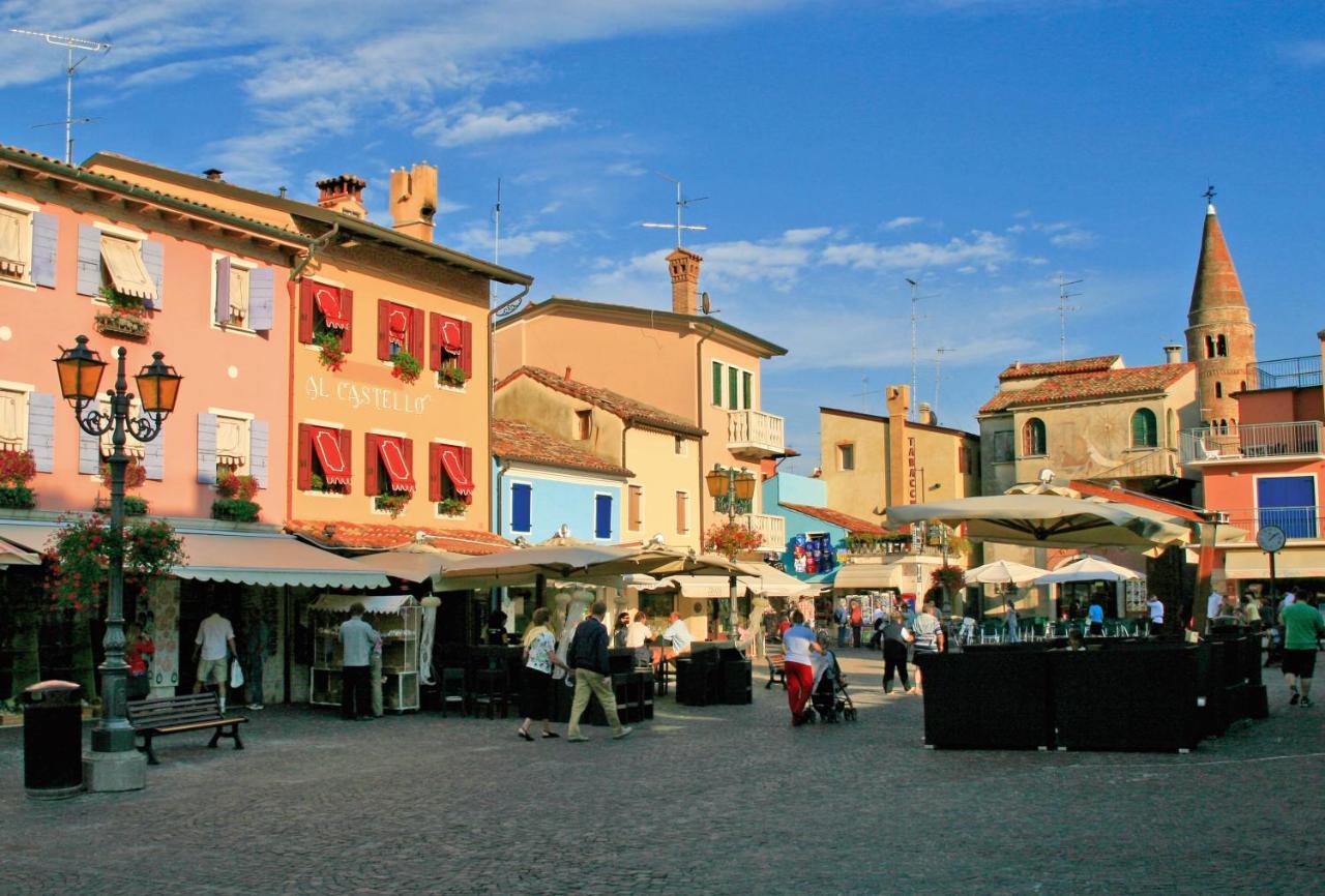 Maestrale Canova Apartments Caorle Eksteriør billede
