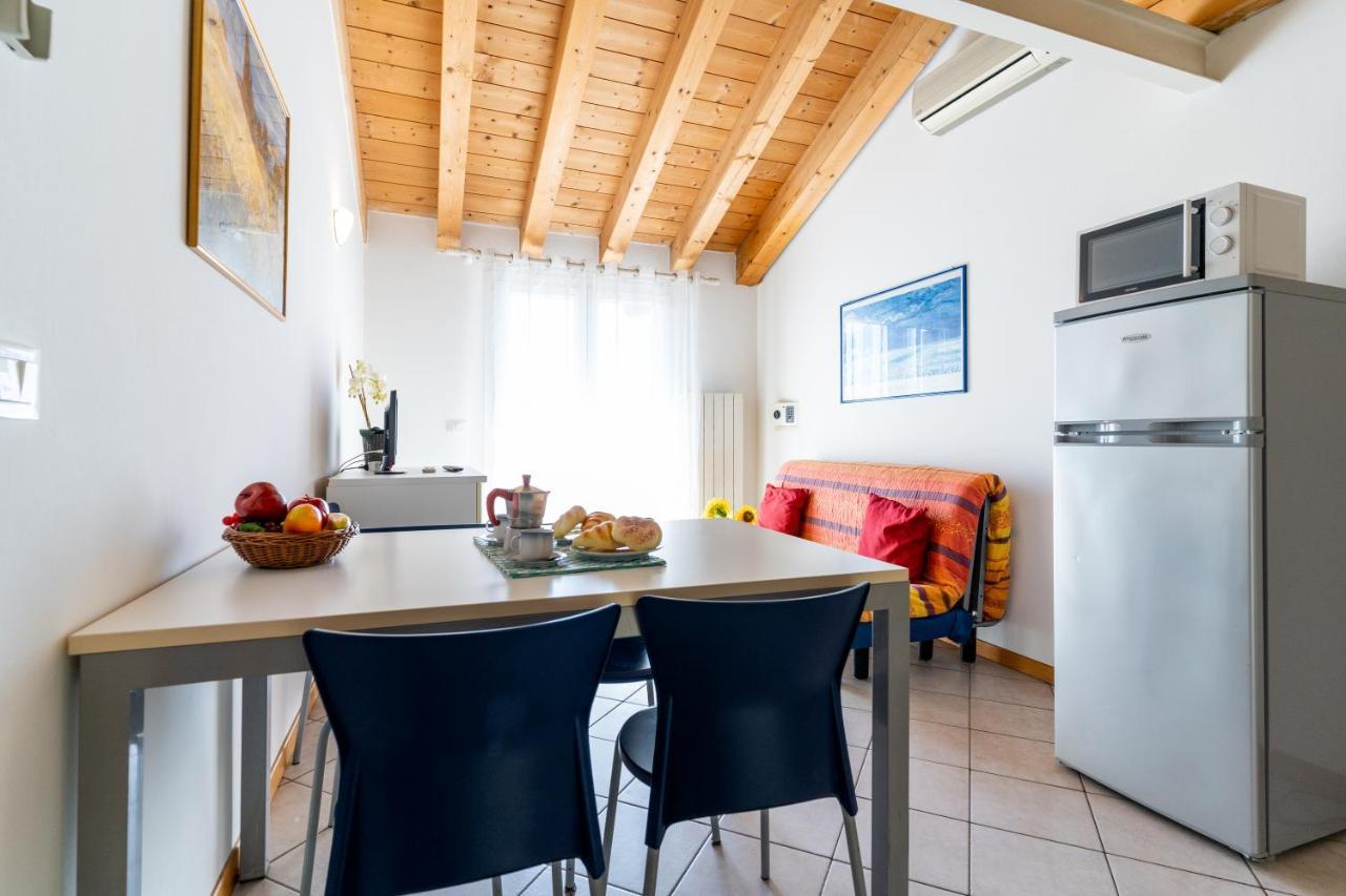 Maestrale Canova Apartments Caorle Eksteriør billede
